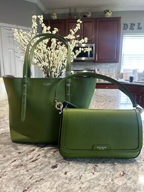 kate spade Beautiful Green Leather Tote and Shoulder Bag Matching Set